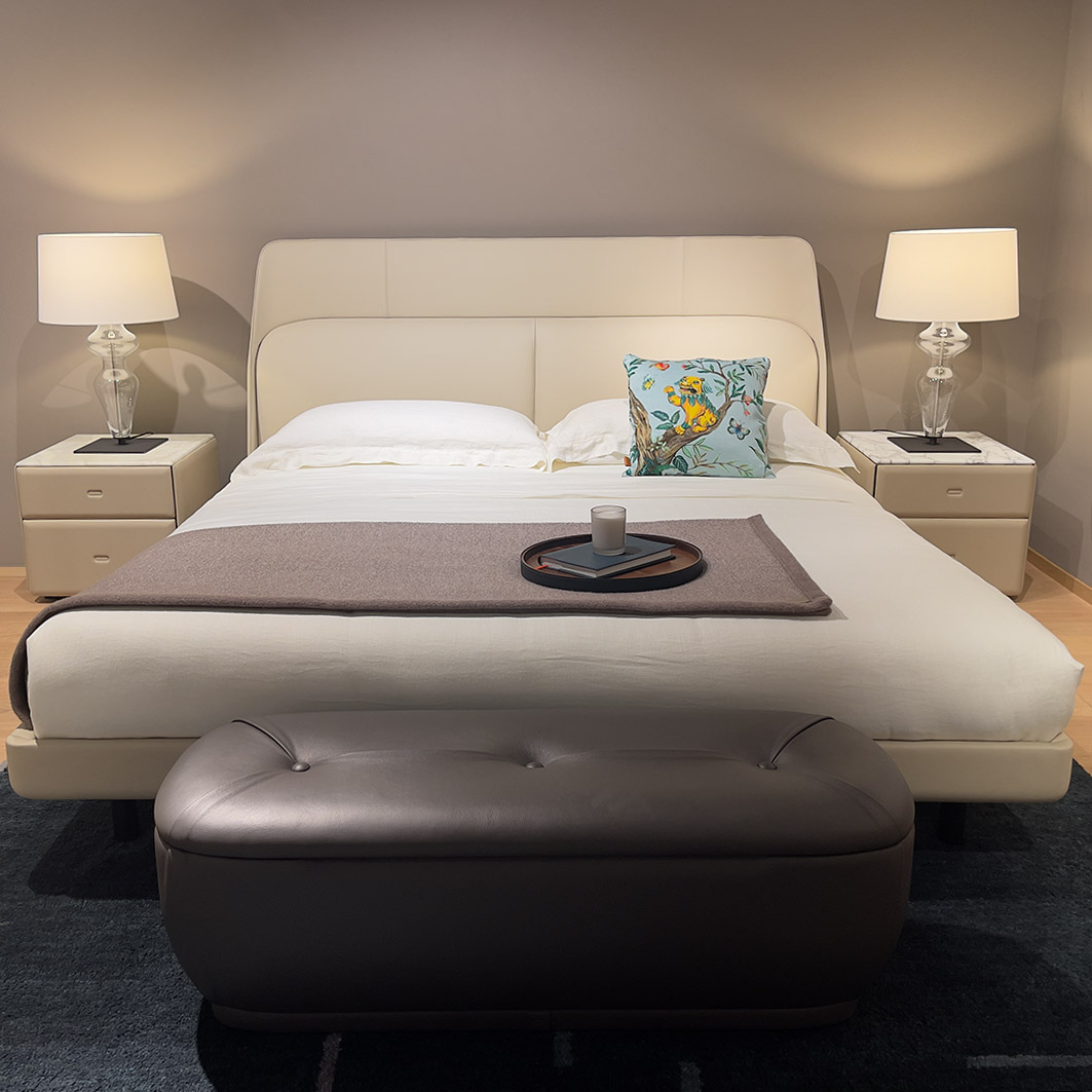FR_Somnium at Luminaire LA 2023 Somnium mattress on display at Luminaire Los Angeles